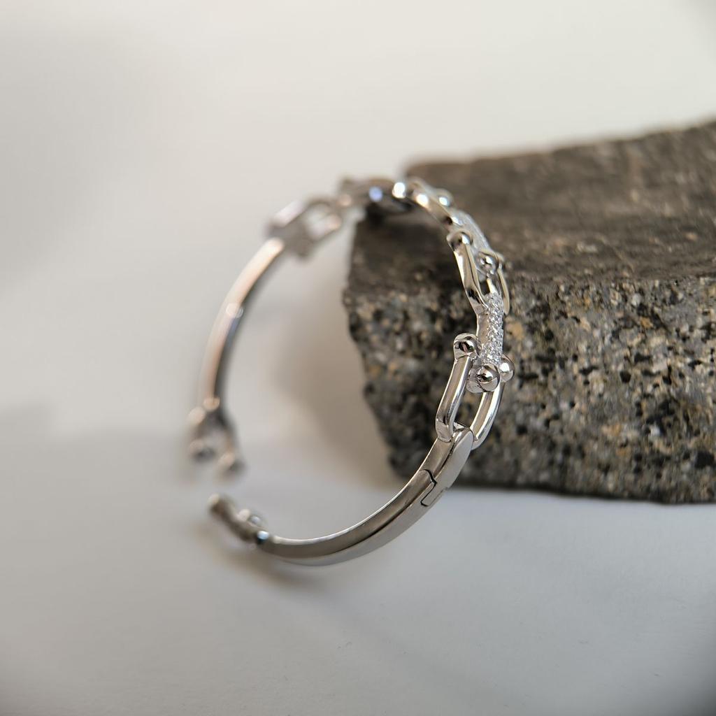 Серебряный браслет с фианитами, вес изделия 12,45 гр (2182887)