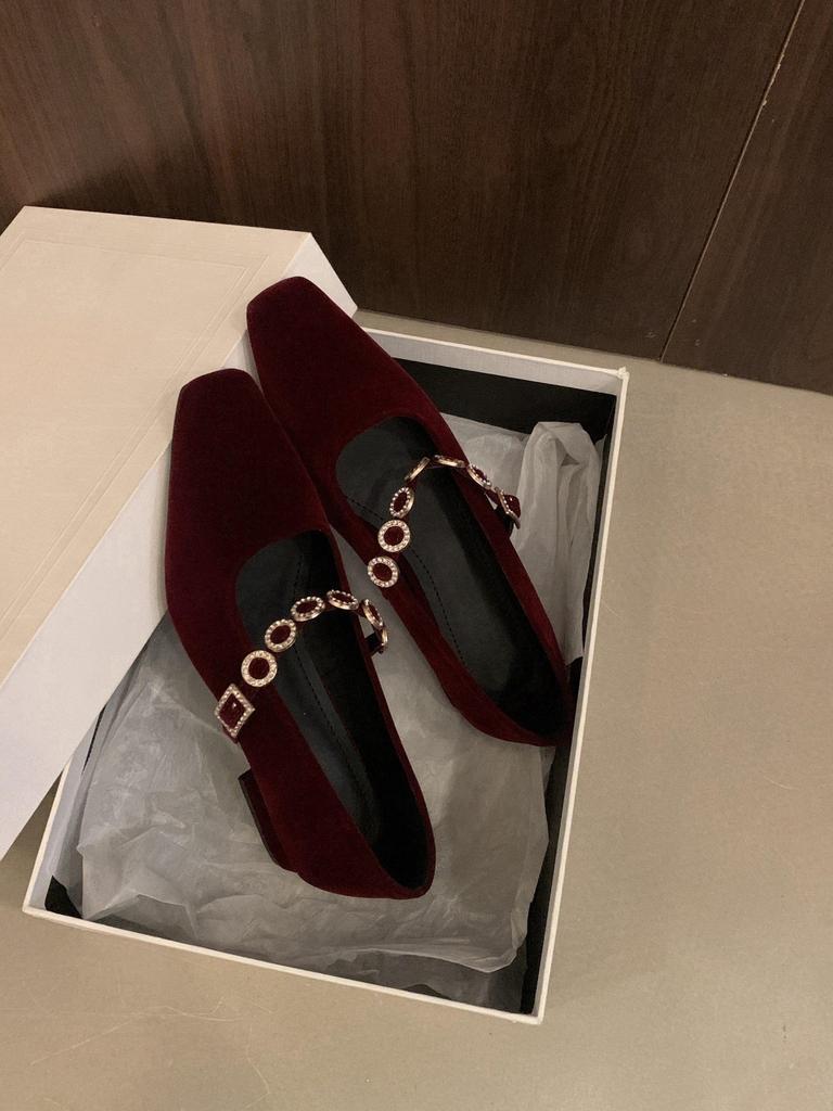 Французские туфли Мэри Джейн с золотой монетой и стразами, маленькие одинарные туфли, 2024 осень, новые, ретро, золотистый бархат, низкий каблук, универсальные женские туфли с квадратным носком