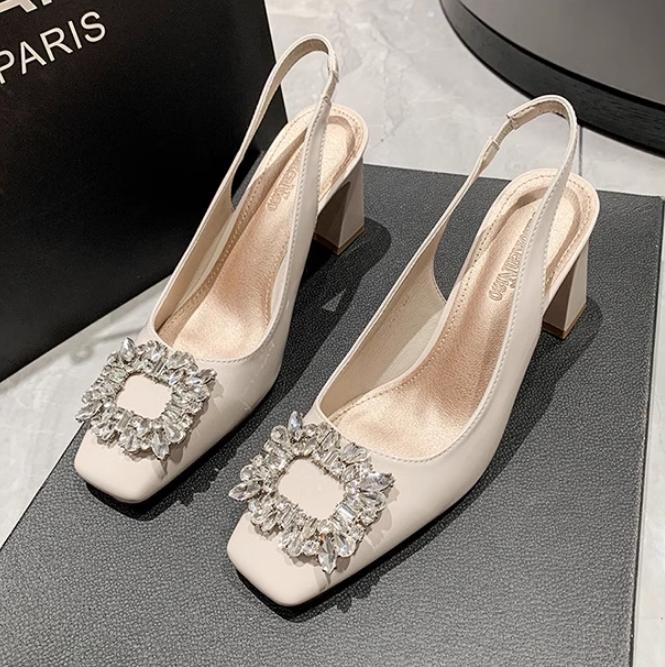 2024 летняя мода стразы квадратные пуговицы высокие каблуки босоножки толстые лакированные кожаные ремешок сзади женские туфли-лодочки