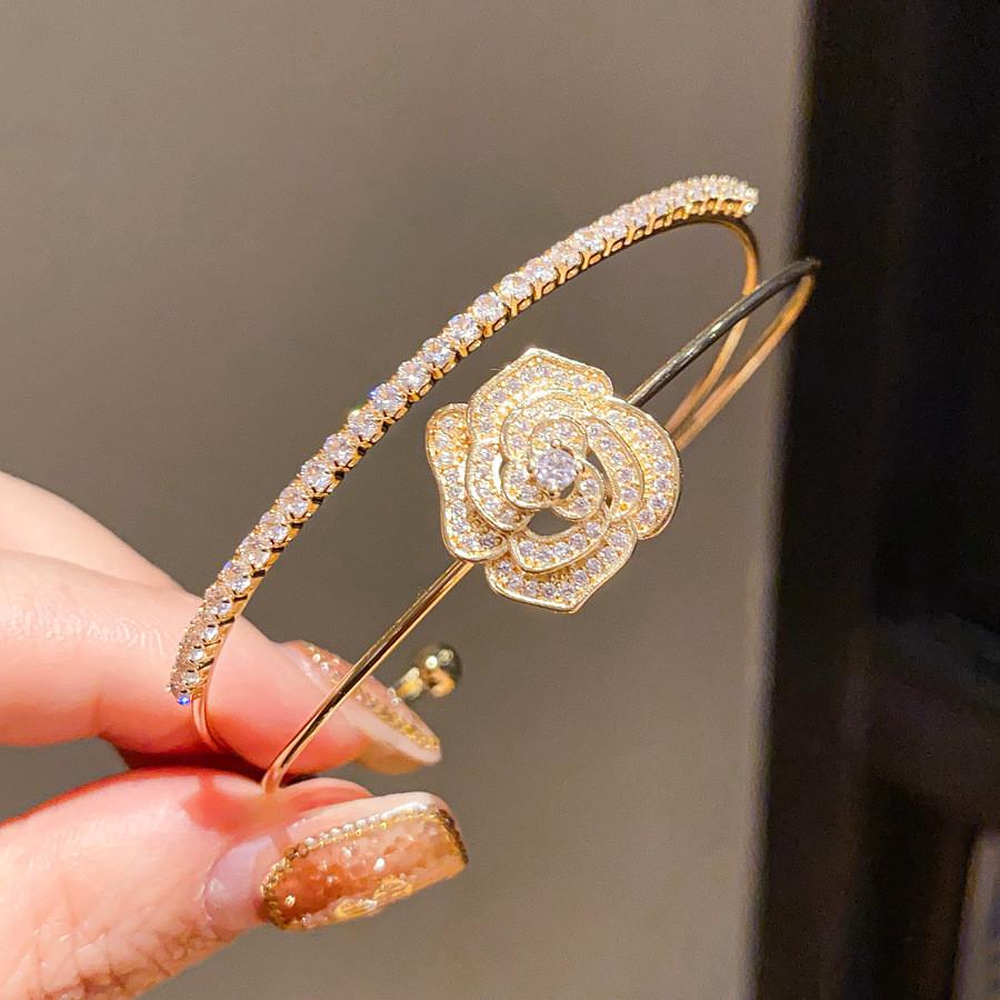Zircon Flower Designer Cuff Bracelet With Copper Material Elegant Gift For Women