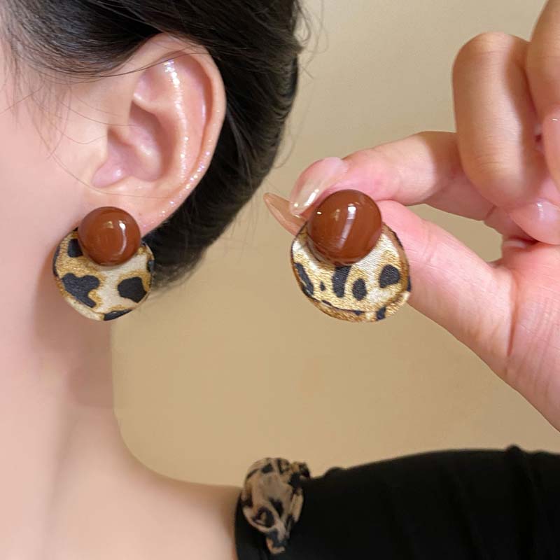 Retro Leopard Print Round Stud Earrings for Women Girls 2026 New Trendy Geometric Circular Earrings Wedding Jewelry Gifts
