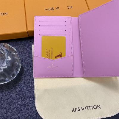 Дизайнерский Держатель для паспорта в Клетку с Монограммой - Классический Европейский и Американский Стиль, Модный Аксессуар