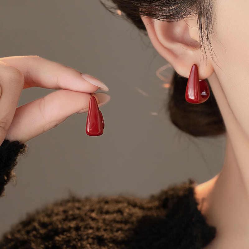 Серебряная игла простые геометрические серьги-гвоздики с каплями масла женские легкая роскошь ретро высококачественные серьги нишевые для通勤气质 новые серьги
