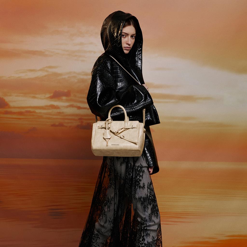 Charles & Keith Маленькая сумка-тоут CK 26 с пружинным замком и складками Kelly Женская сумка-тоут CK2-30271702