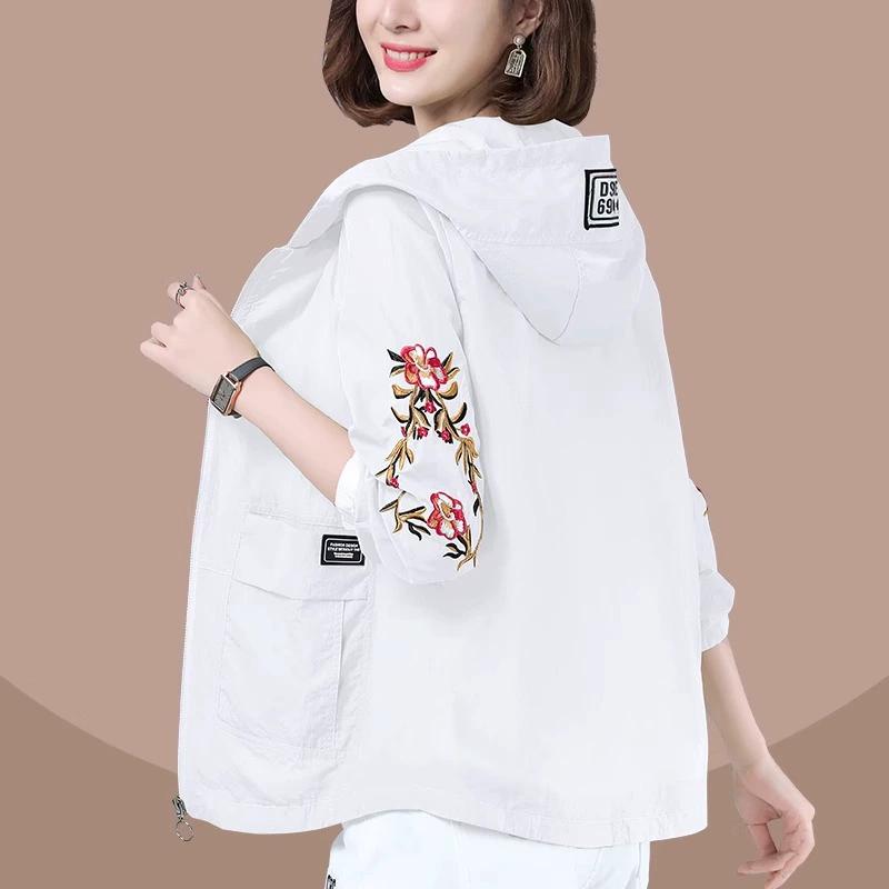 Солнцезащитная одежда женская летняя вышитая легкая куртка свободного покроя большого размера с капюшоном для мам среднего возраста солнцезащитная одежда рубашка