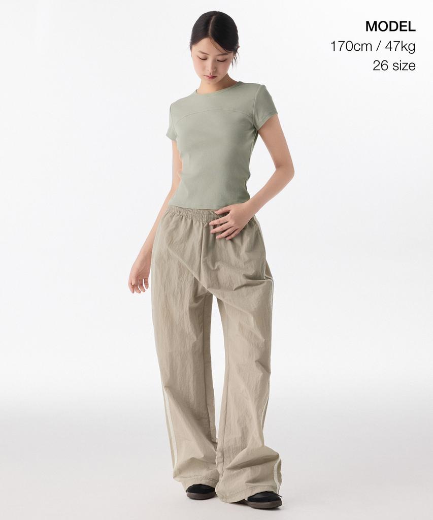 MUSINSA STANDARD WOMAN Женские нейлоновые широкие кружевные спортивные штаны [Светло-бежевые]