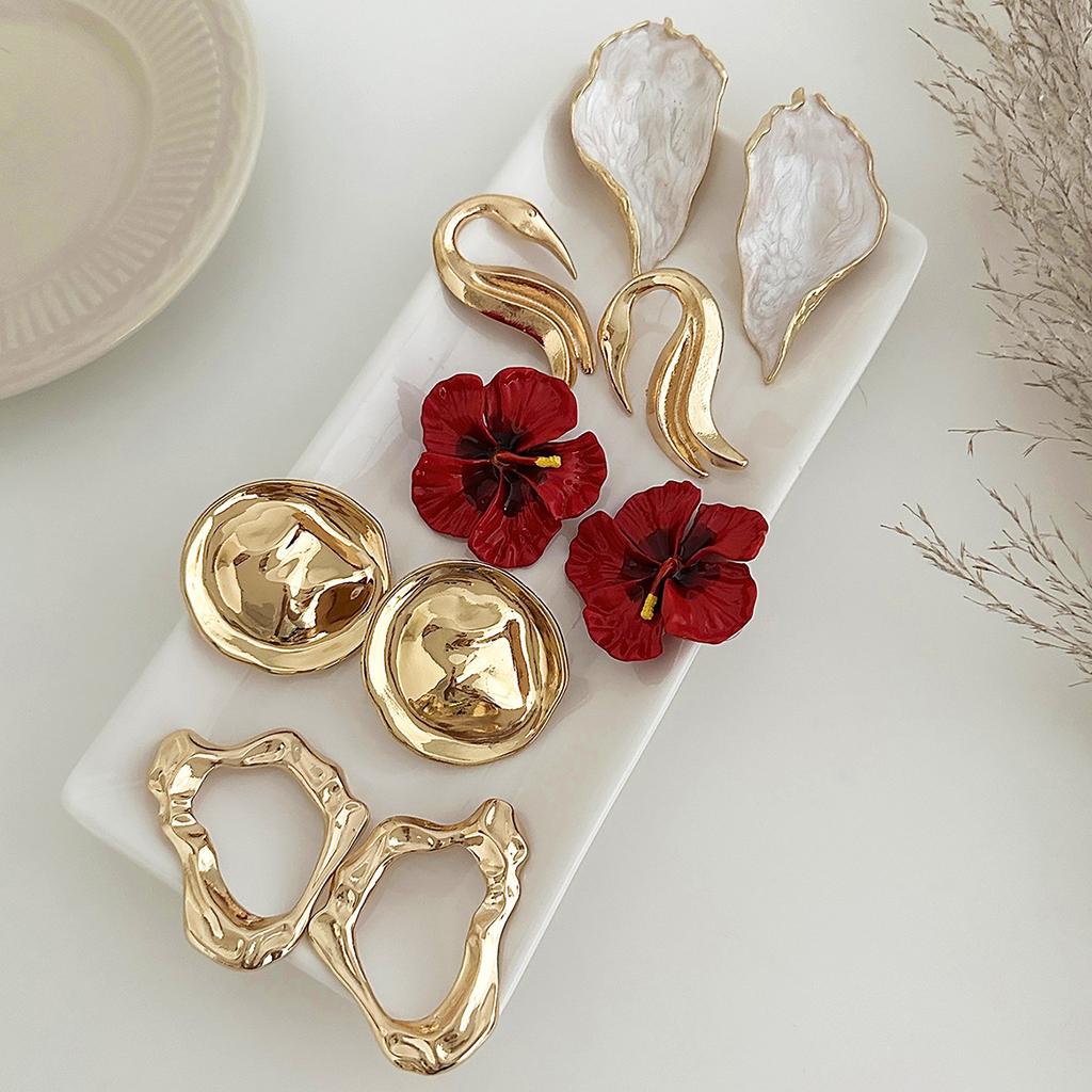 2026 Exaggerated Metal Earrings for Women Drip Glaze Flowers Leaves Earrings Romantic Enamel Elegant Geometric Jewelry Gifts