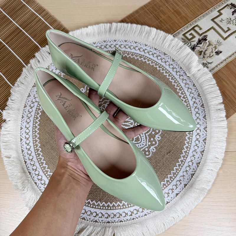 Модная женская обувь на плоской подошве Весна и Осень Неглубокие 2025 Новые Лакированная кожа Женская обувь Заостренный Мэри Джейн Ретро Большой размер Обувь на плоской подошве