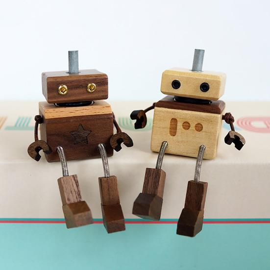 Car Air Fresheners Wooden Robot Figurine with Swinging Legs Car Outlet Ventilation Perfume Clips Car Dashboard Decoration