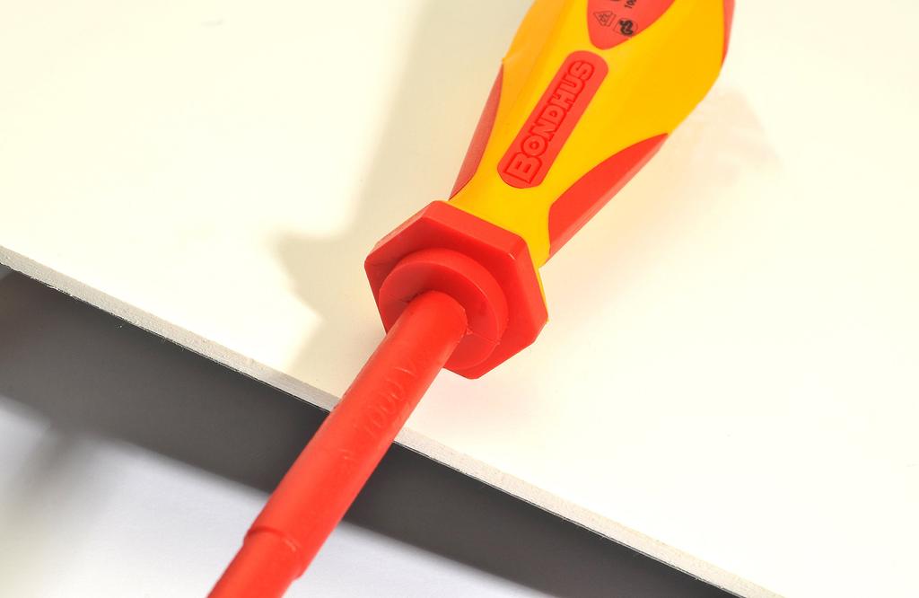 Сделано в Германии BONDHUS Отвертка Pozidriv Изолированная 2433 (VDE)