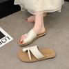 2024 Обувь для женщин Горячие продажи Низкие резиновые шлепанцы Женские тапочки Лето Женские пляжные Плоский стиль Скандал Ретро Рим