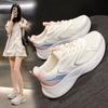 Кроссовки для женщин Новая летняя модная легкая амортизирующая обувь для бега дышащая мягкая подошва белые папины кроссовки