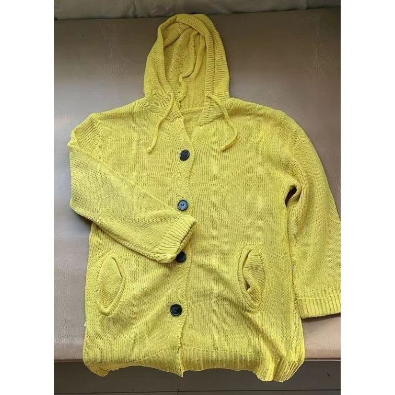 Женский зимний свитер средней длины больших размеров с капюшоном