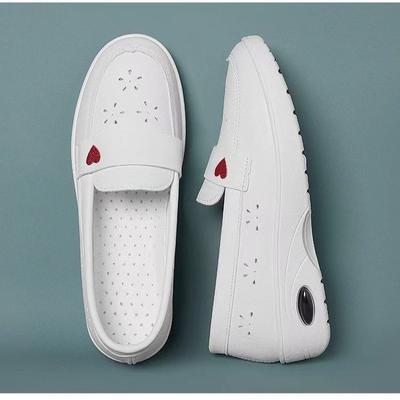 Любовь медицинский уход маленькие белые туфли рабочие туфли медсестры женские дышащие мягкая подошва отверстия нескользящая воздушная подушка не устают ноги кожаные туфли