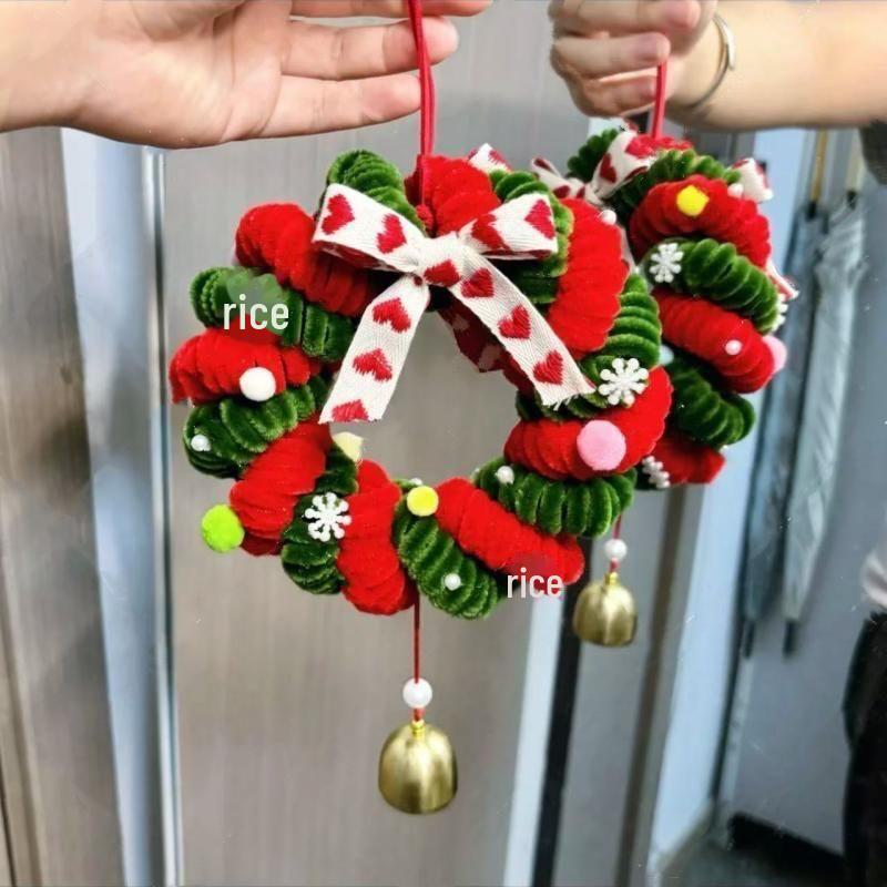 «Набор для самостоятельного изготовления рождественского венка из скрученных палочек»: Подвеска и дверное крепление"