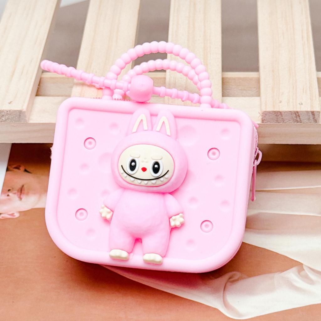 Кошелек для монет Labubu для девочек, маленький подарок, милый мультяшный, съемная кукла, маленькая квадратная сумка, подвеска CLE