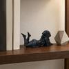 Стабильное основание Фигурка Женщина в капюшоне Лежащая Фигурка Жнеца, 3D-печатная Готическая Темная Фэнтези Скульптура, Мягкая Декоративная Скульптура Женщина в Черном
