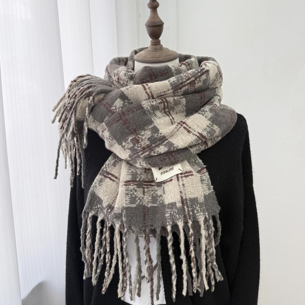New Korean high-end atmosphere plaid scarf women's autumn and winter versatile warm student fringed thickened scarf