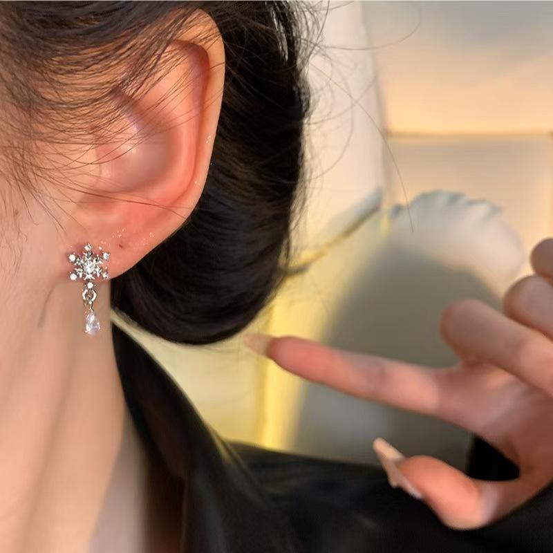 Роскошные серьги-снежинки из циркона для женщин, украшенные стразами, для девочек, подарок на вечеринку