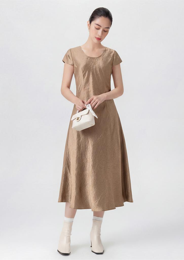 Ditto minimalist style short sleeved dress