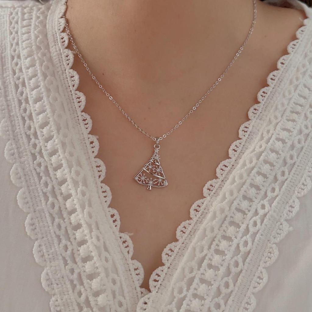 S925 Silver Snowflake & Christmas Tree Necklace: Stylish, Unique, and Elegant Clavicle Chain