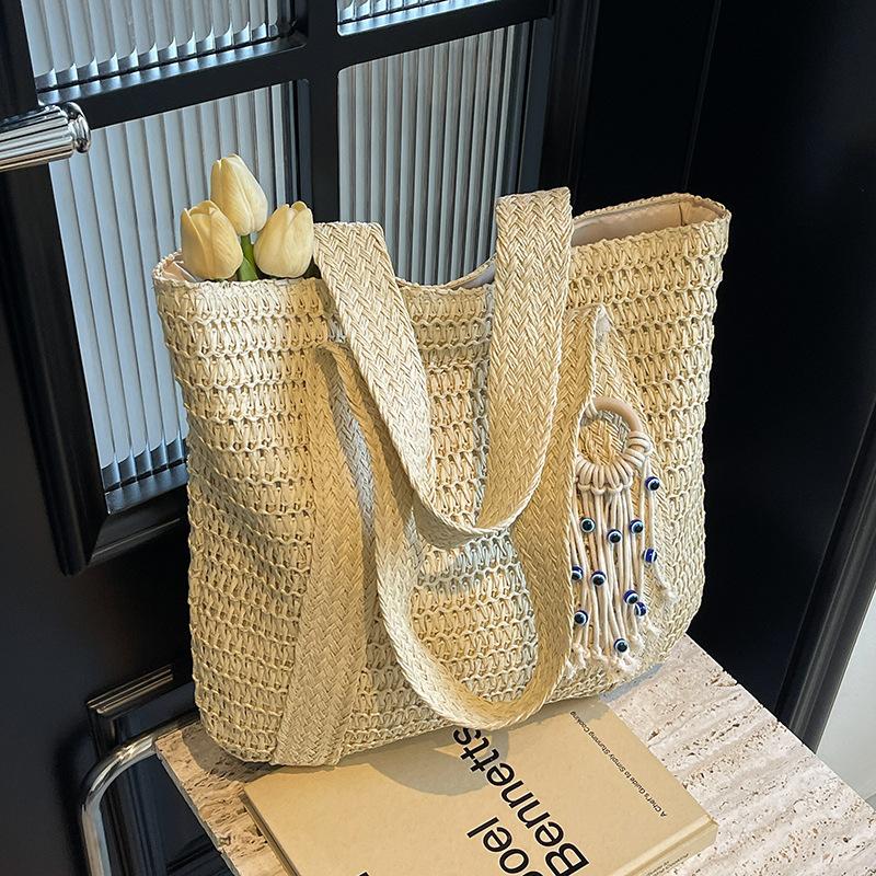 2025 New Straw Plaited Woven Women's Roomy Bag Casual Versatile Single Shoulder Bag High Capacity Seaside Beach Bag Vacation Commuter Large Tote Bag