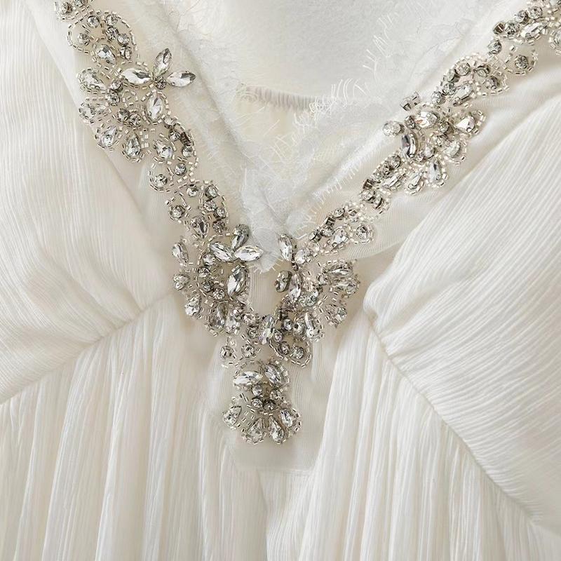 Аксессуары для шитья своими руками: аппликация из бисера и страз для V-образного выреза, кружевная сетка, бант, нашивки, одежда, платья, аксессуары для шитья.