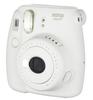 Fujifilm Фотоаппарат мгновенной печати instax mini8 plus с объективом и оригинальным ремешком на руку ваниль INS MINI 8P VANILLA крупным планом