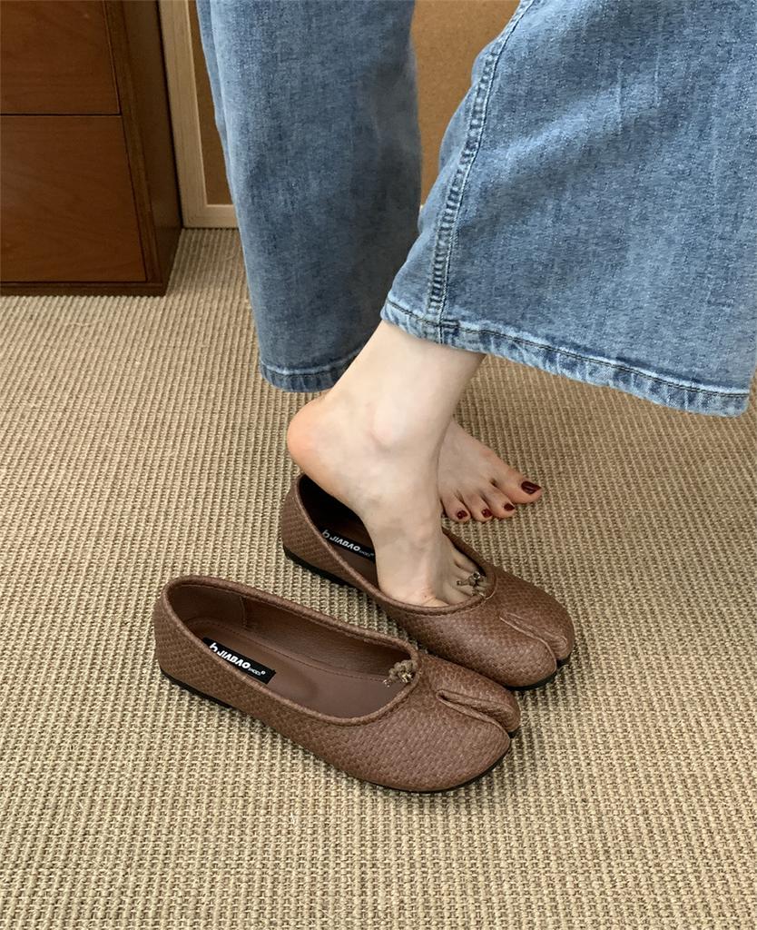Flat-soled Pig's Feet Single Shoes Sub-toed Pig's Trotters Shoes Women's 2025 Summer New Soft-soled Lazy One-pedal Women's Shoes Casual Shoes