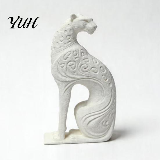 Niche Decorative Craft Item 3D Printed Hollow Leopard Figurine, Modern Abstract Cheetah Sculpture Elegant Office Desk Accessories for Shelf,