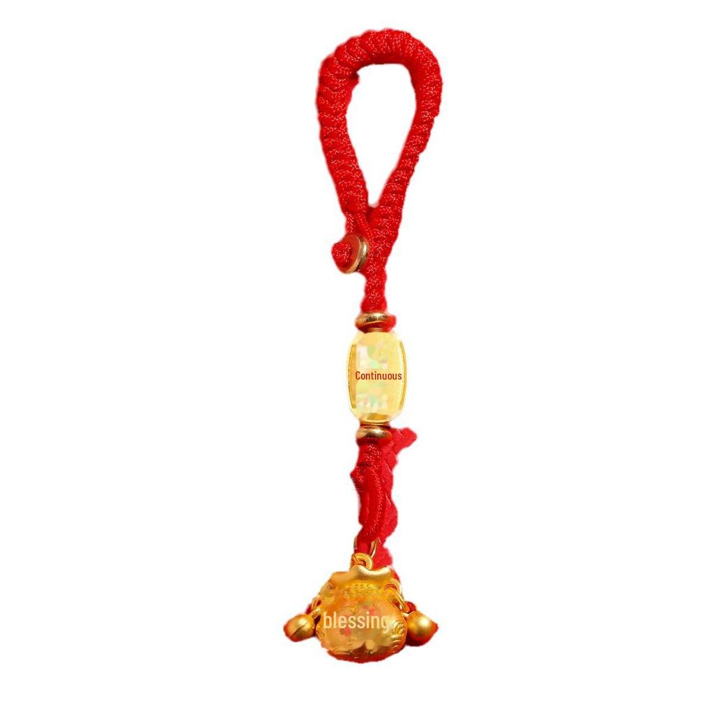 Древний золотой брелок-подвеска с красной веревкой на удачу