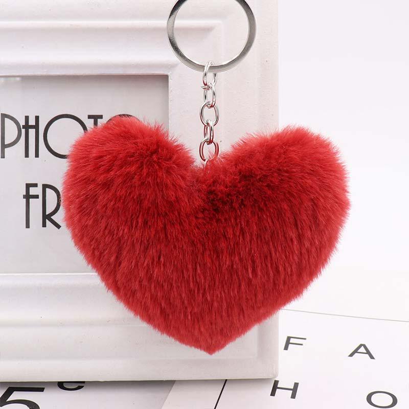 Брелок в виде пушистого сердечка