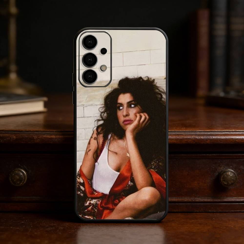 Чехол для телефона Amy W-Winehouse 80S для Samsung S25,24,21,22,23,30,Ultra,20,Plus,Fe,Lite,Note Мягкий черный чехол