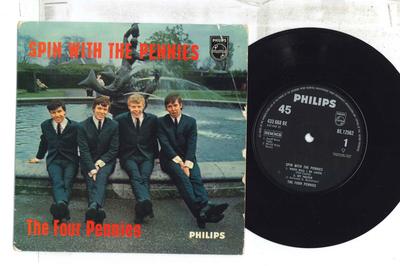 7-дюймовая пластинка FOUR PENNIES - Spin With The Pennies BE12562 Philips 1964 UK Поп Б/У