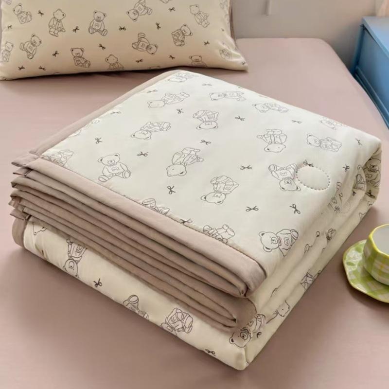 2027 New Daisy Printed Quilting Summer Quilts Mechanical Wash Soft Comforter Single Double Blanket Quilt for Children Adult 200x230cm Hotel Travel