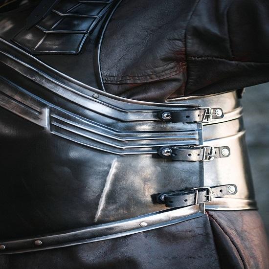 БРОНЯ из черненой стали, полный комплект двемерской кирасы: нагрудник, пара наручей, пара поножей, корсет, гномья броня, косплей-броня