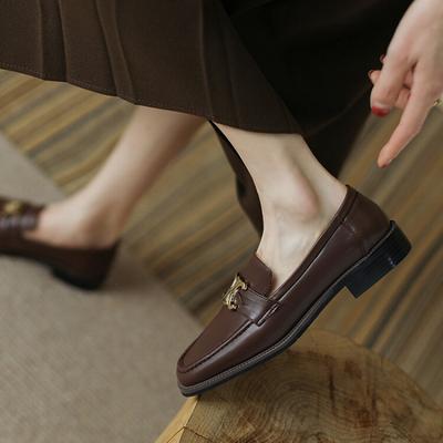 Новая женская повседневная обувь одинарного фасона, однотонная, квадратный носок, закрывающая стопу, с неглубоким вырезом, низким верхом, большого размера, удобная, на низком каблуке, обувь для ленивых, толстая подошва