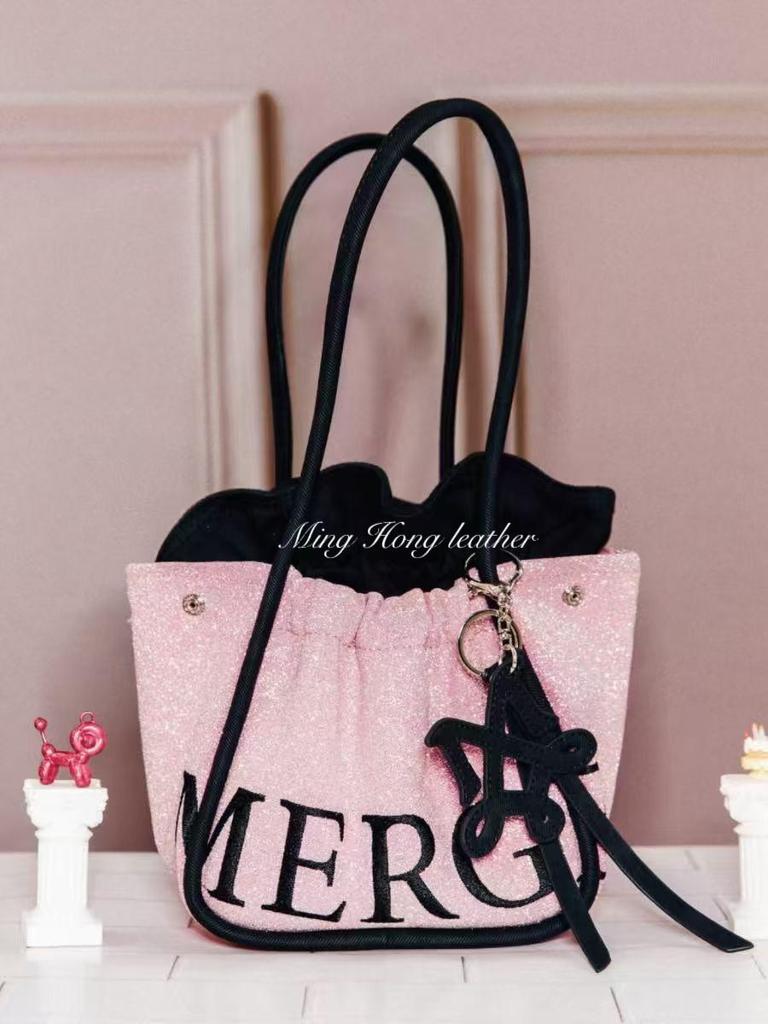 Женская мини-сумка MERGE 2025: Новая Сумка и Наплечная Сумка Кроссбоди - Простой, Модный Дизайн