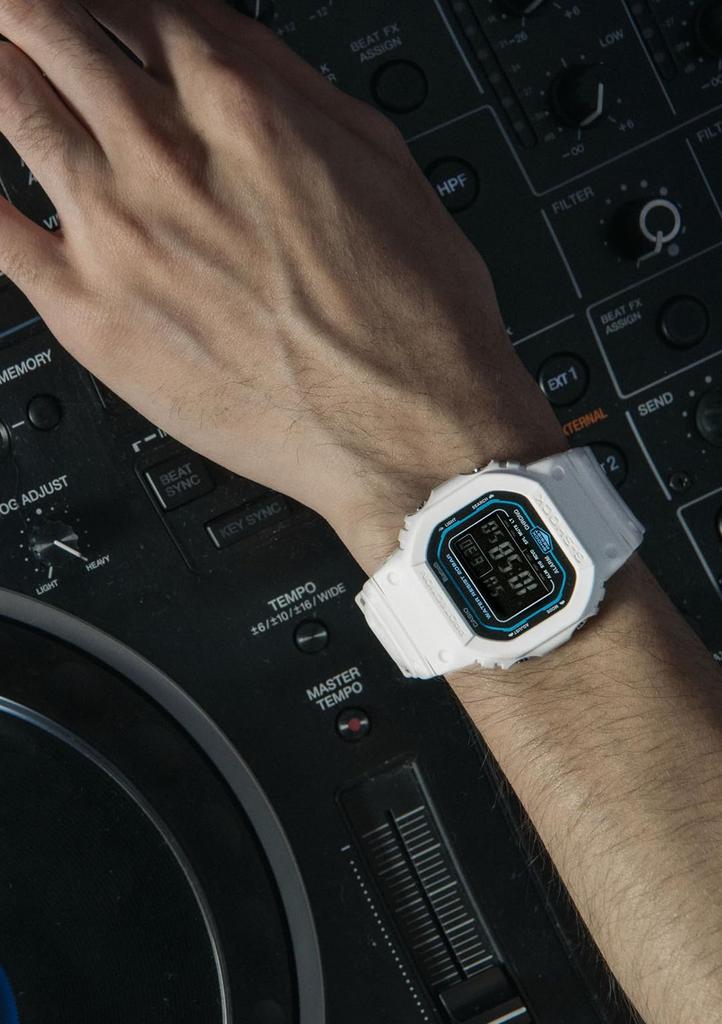 Watch World Series with Bluetooth White [Casio] G-Shock [] Sci-fi DW-B5600SF-7JF Men's