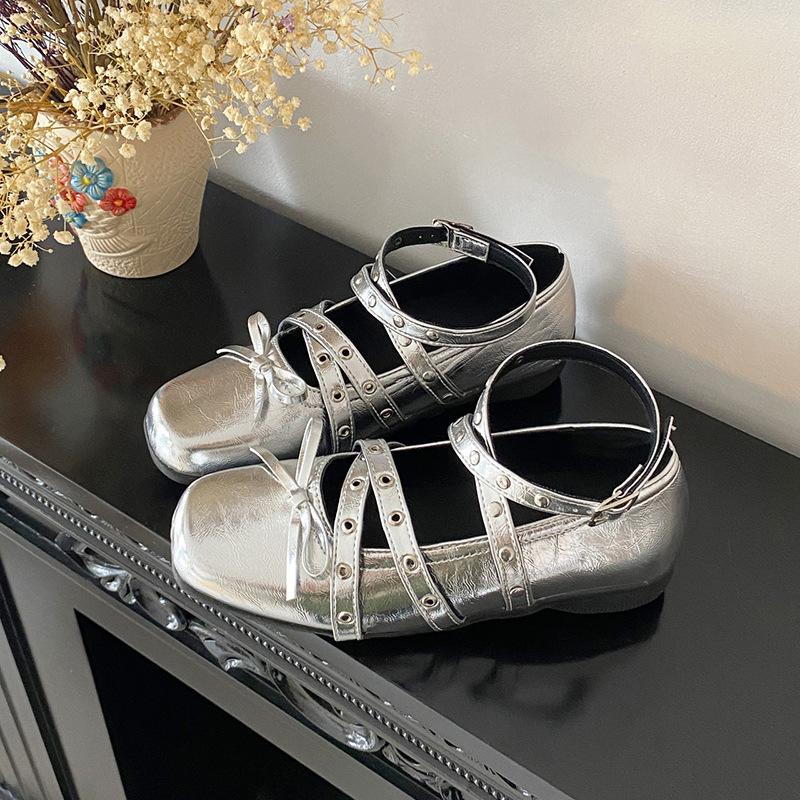 Retro red French flat bottom shallow mouth single shoes women's summer 2025 new models with skirts versatile inner height increase Mary Jane shoes