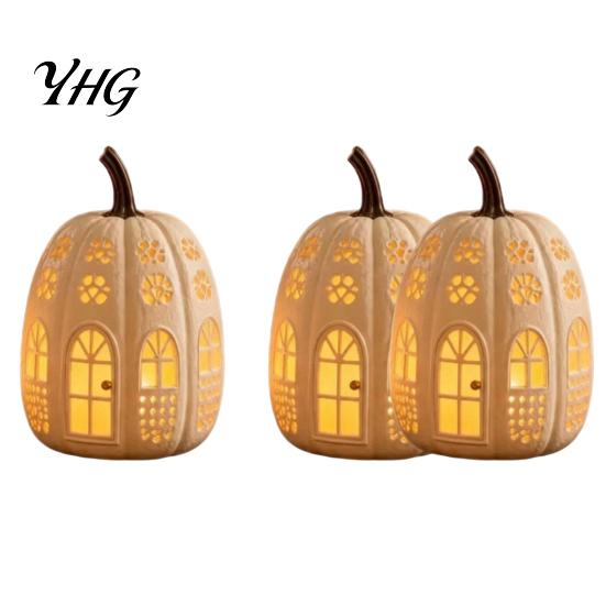 Thanksgiving Home Ornament Lighted Pumpkin Cottage Ornament, Flickering Tabletop Lamp, Light-Up Retro Resin House Farmhouse Fall Centerpiece