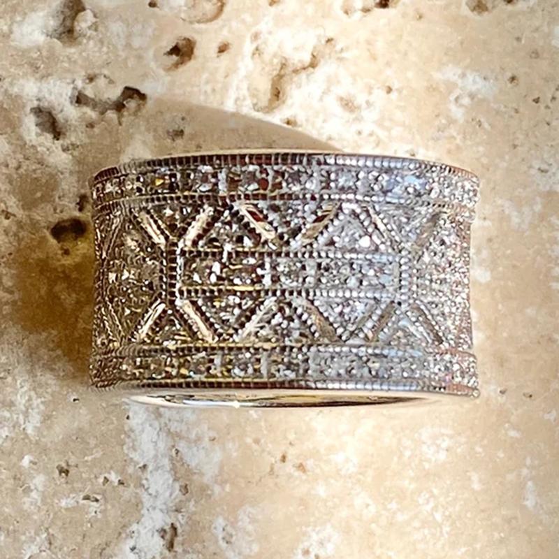 Huitan Newly Designed Women Rings Metal  Color Unique Wide Rings Wedding Party Modern Fashion Female Accessories Jewelry