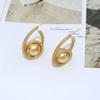 Новые преувеличенные женские серьги с ощущением высокого класса, легкие роскошные серьги, нишевый новый продукт, ювелирные изделия с покрытием из 18-каратного золота