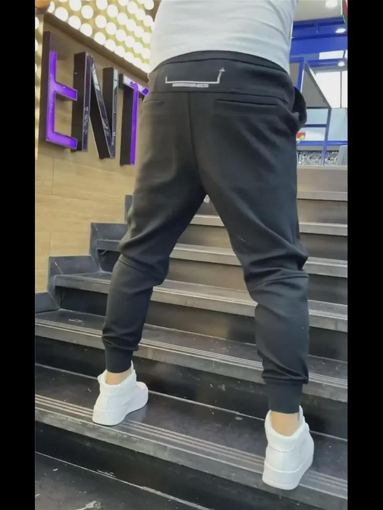 Мужские облегающие черные спортивные брюки со шнурком — модная повседневная одежда на весну/осень