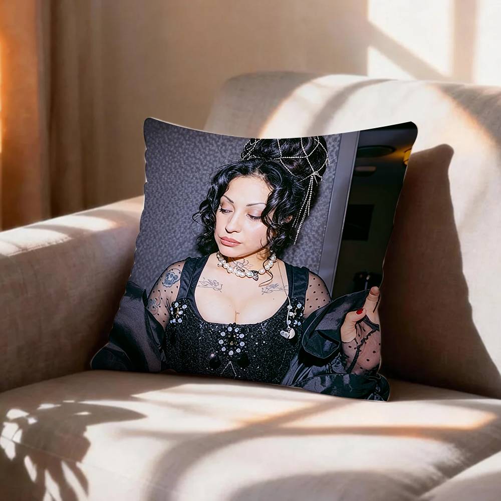 COOL FEMME FATALE MMon LLaferte Pillow Case Pattern Printed Pillowcase For Living Room Sofa Cushion Cover
