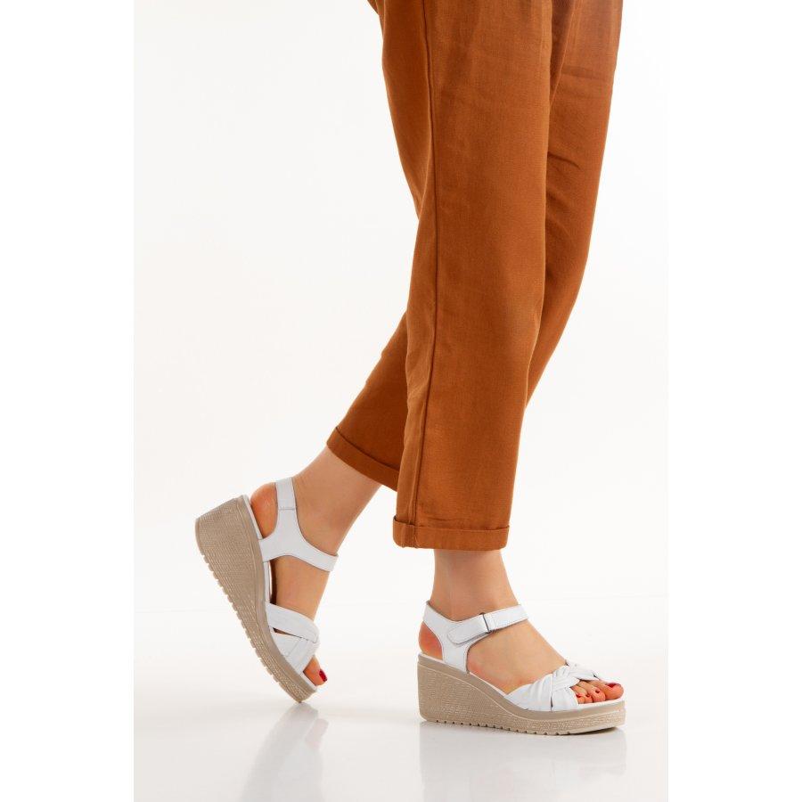 Женские кожаные повседневные сандалии на танкетке