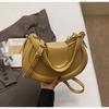 Fashion Korean version niche underarm bag 2025 new simple hand shoulder bag versatile temperament messenger commuter women's bag