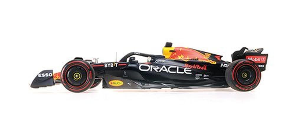 Minichamps Масштаб Oracle RB18 Ферстаппен Венгрия Гран-при 2022 Победитель Готовое изделие 1/18