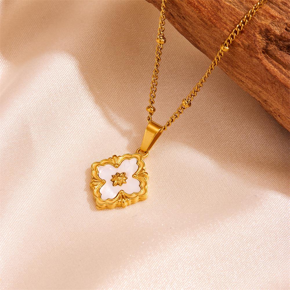 3PCS Titanium Steel 18K Color Preserved Necklace Clover Bracelet Necklace Earnail Set