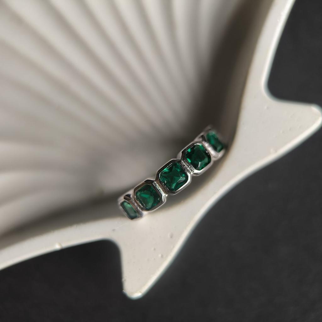 Silver Ring with Cubic Zirconia, Item Weight 3.21 G (60002296)